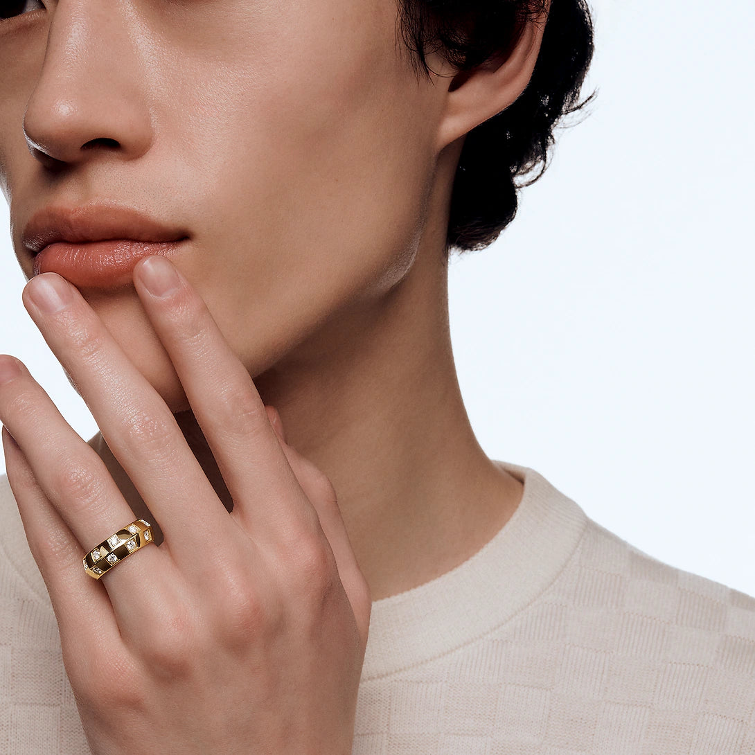 Le Damier Large Ring – Yellow Gold & Diamonds
