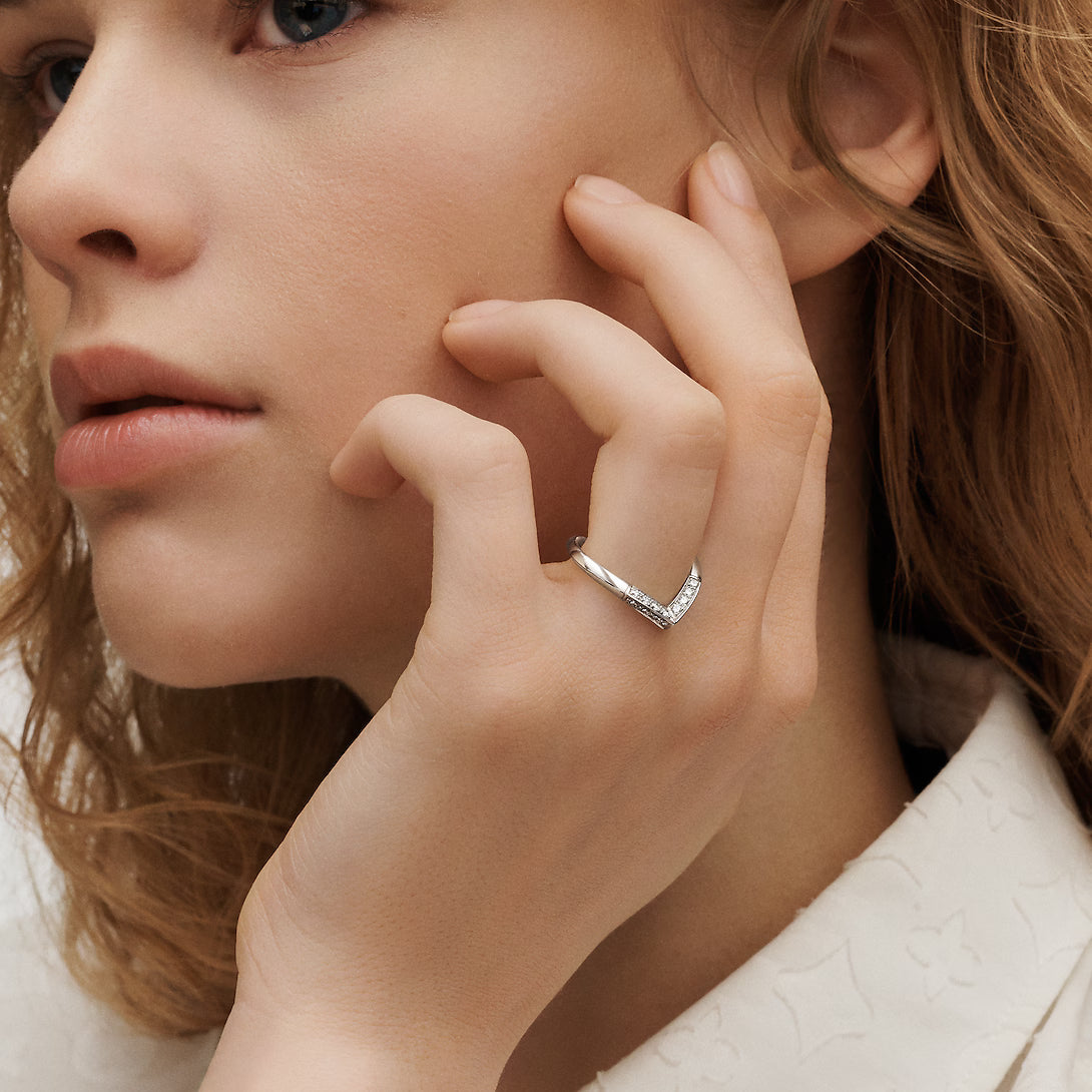 LV Diamonds Pavé V Ring – Platinum